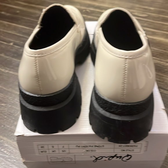 NWT Qupid Ivory Chunky Loafer - Picture 3 of 6